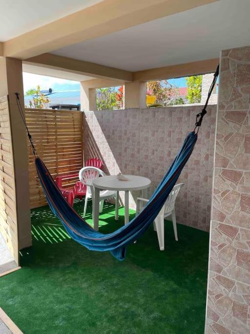 Studio « Ti Thon » Avec Vu Magnifique Sur La Montagne Du Vauclin Appartement Le Vauclin Buitenkant foto