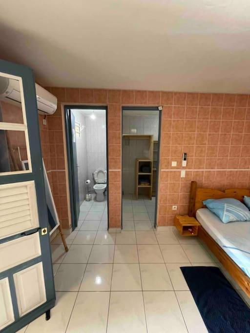 Studio « Ti Thon » Avec Vu Magnifique Sur La Montagne Du Vauclin Appartement Le Vauclin Buitenkant foto